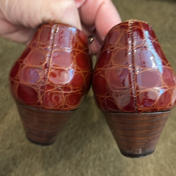 Crocodile Ferragamo low heels - Picture 3 of 15